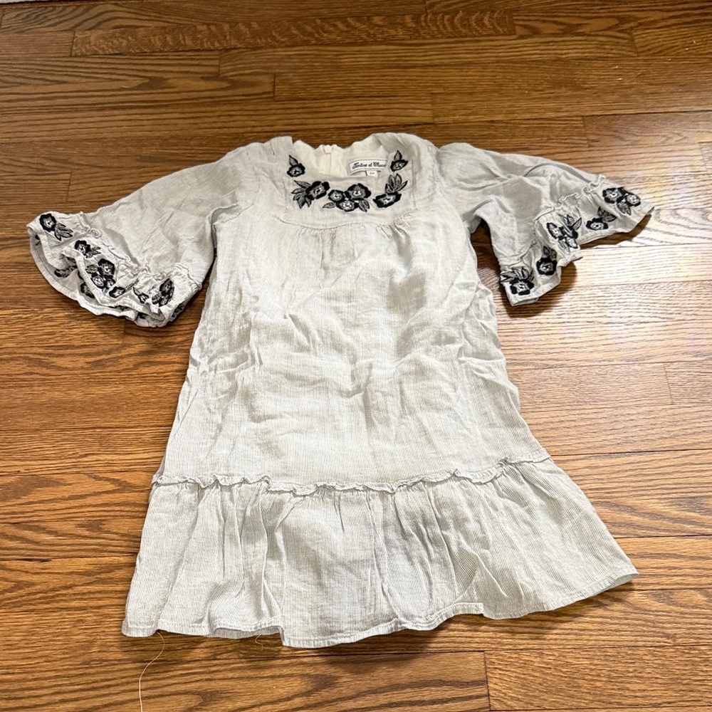 Zara Kids Gray Dress with Black Floral Details Size 6